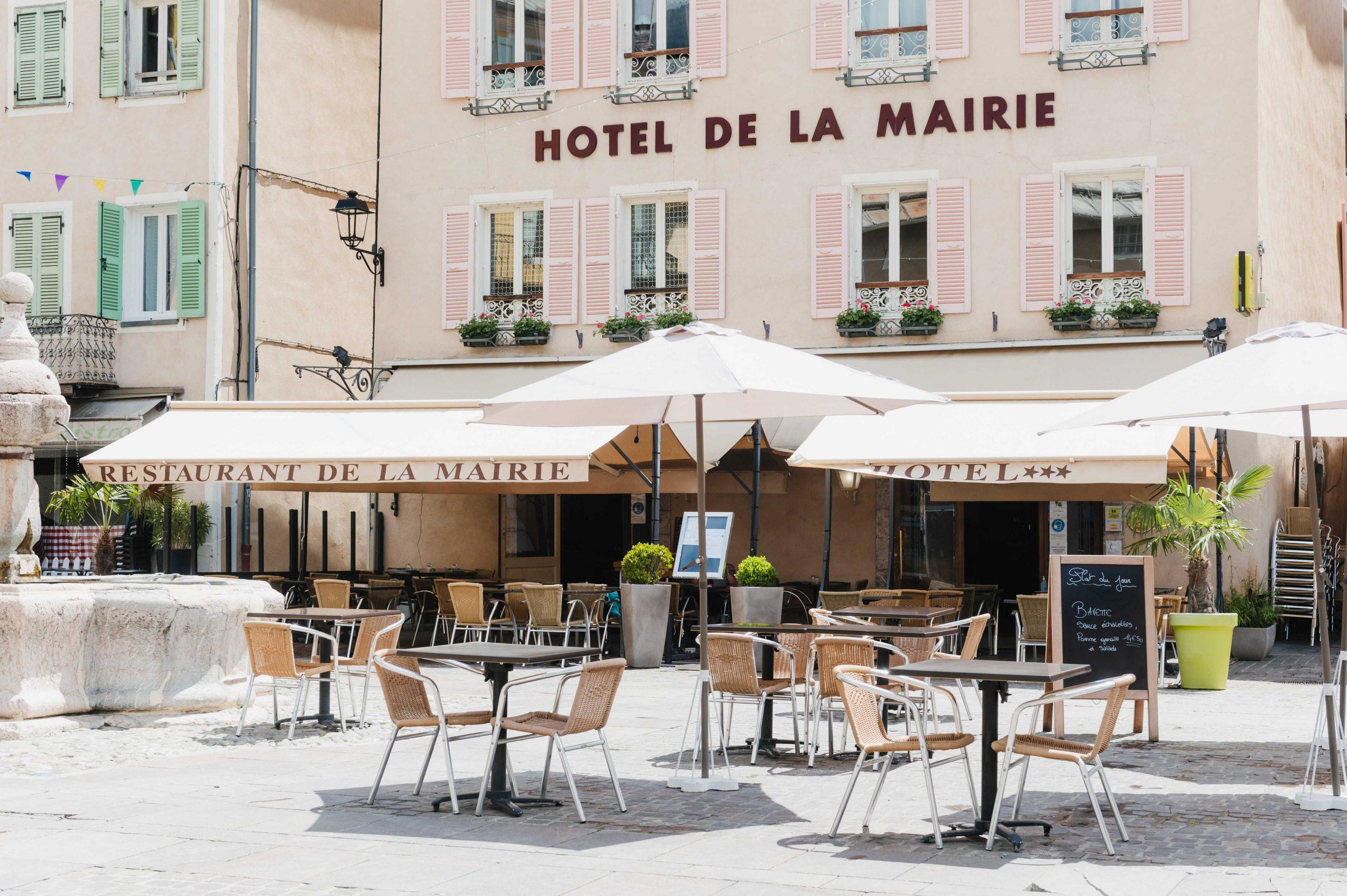 facade hotel restaurant de la mairie